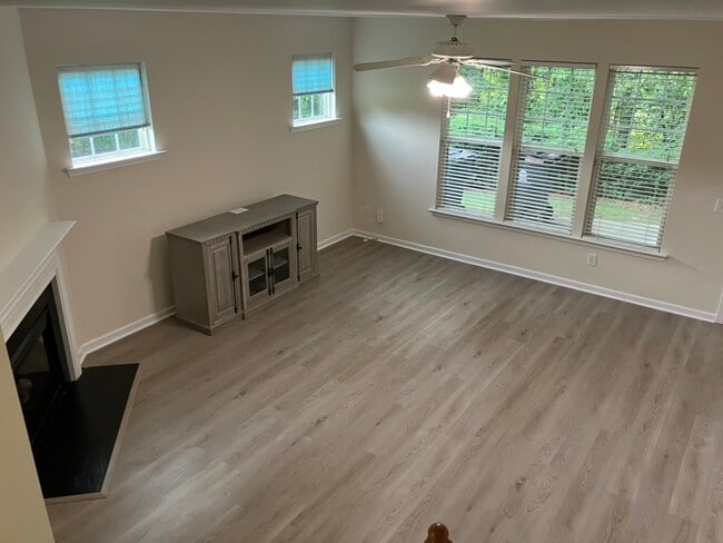 Building Photo - 216 Hammond Wood Pl