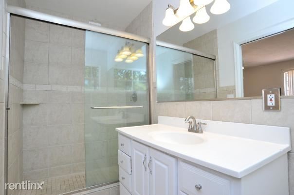 Building Photo - 3 br, 3 bath House - 4301 East 7th Street