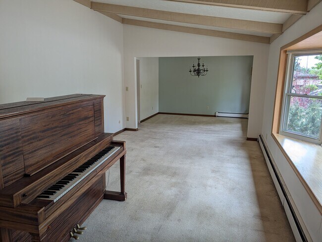 Foto del edificio - 1405 W 31st St