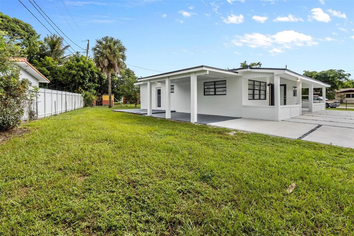 Primary Photo - 18401 NW 42nd Ct