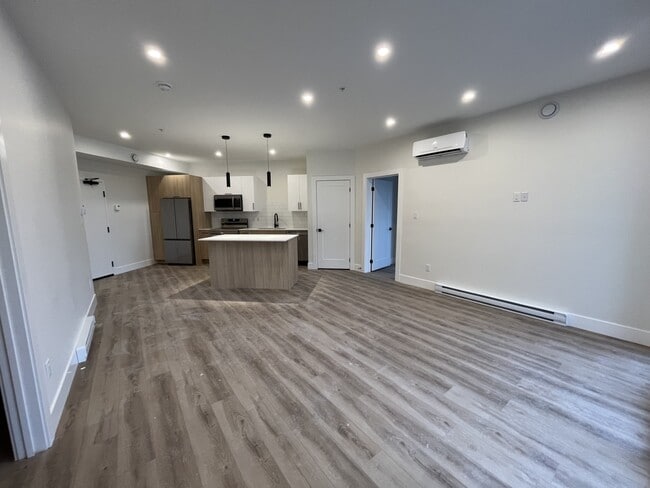 Building Photo - 1035 Melanson Rd