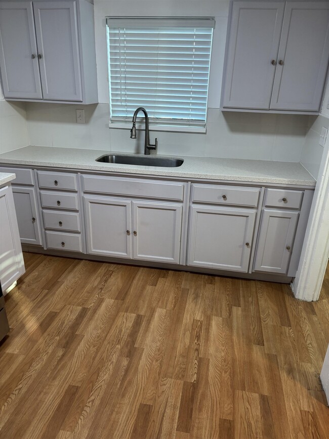 Foto del edificio - 4 W 7th St