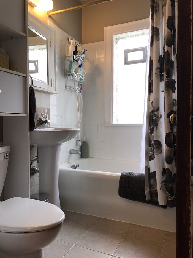 Foto del edificio - 4423 Bloomington Avenue South