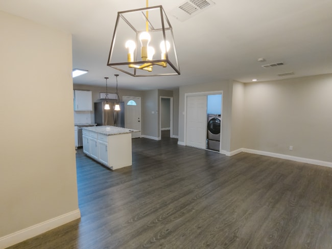 Photo - 1222 Peachtree Rd House