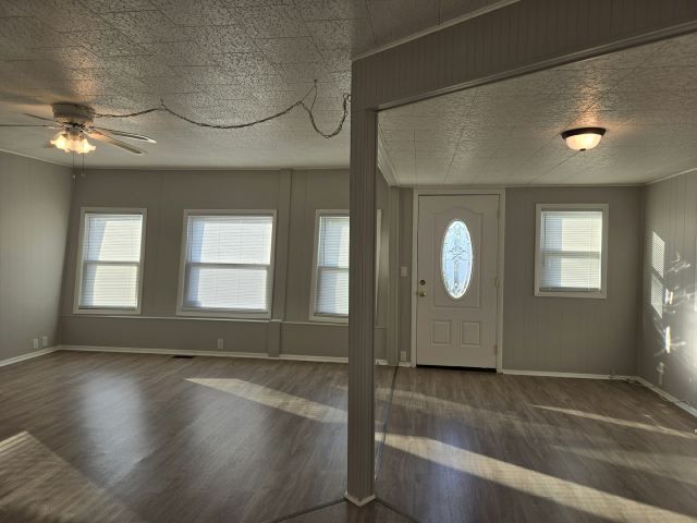 Foto del edificio - 315 50th Avenue Plaza W