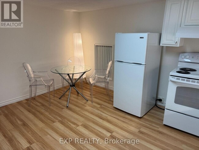 Building Photo - 227 Evelyn Ave