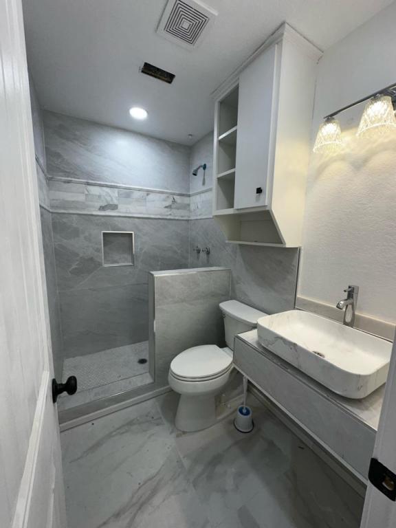 Foto del edificio - 5300 N Hiawatha Dr