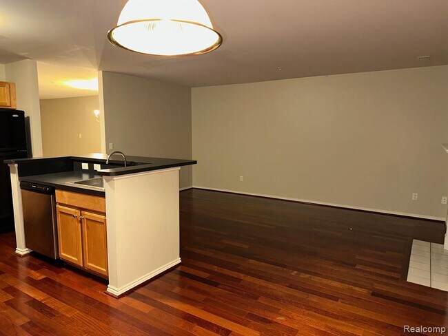 Foto del edificio - 3921 Forester Blvd