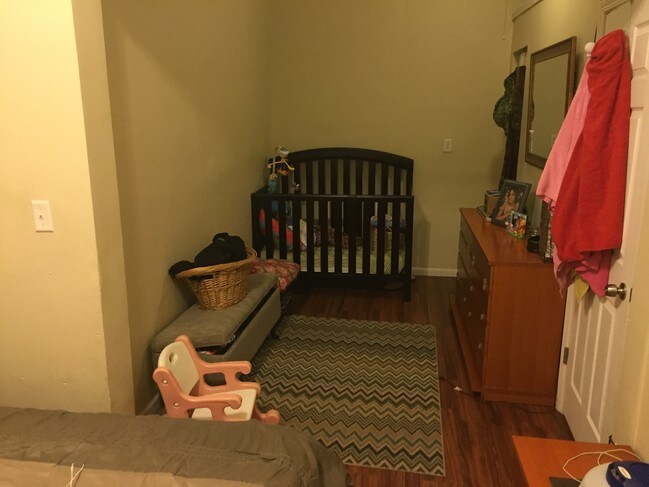 Building Photo - 2620 W Division St