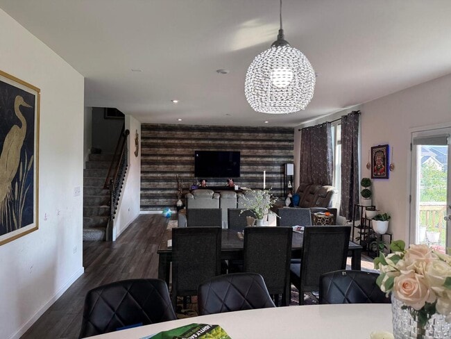 Building Photo - 3120 Semple Wy