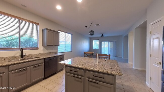 Foto del edificio - 39816 N Thunder Hills Ln