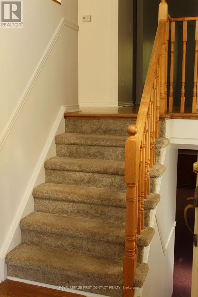 Photo du bâtiment - 14 Fairway Crescent