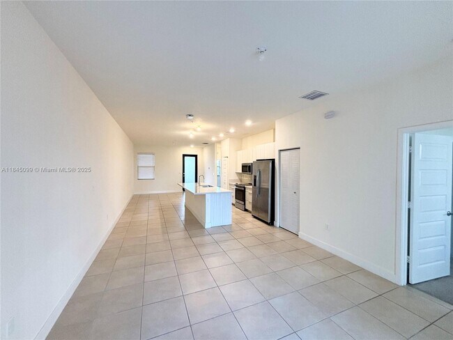 Building Photo - 7831 NW 104th Ave