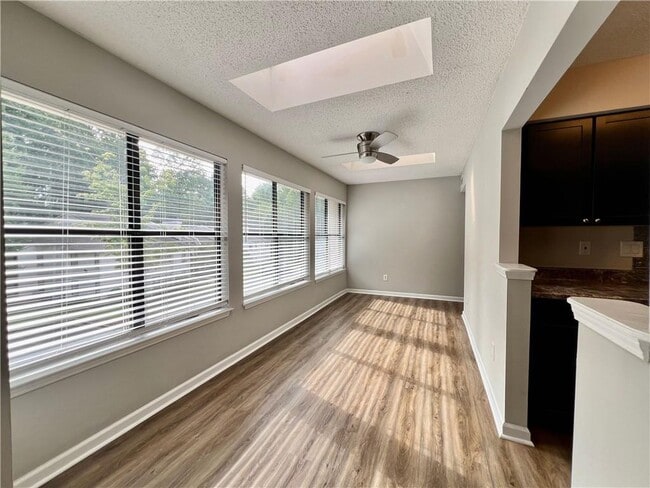 Building Photo - 1605 Huntingdon Chase