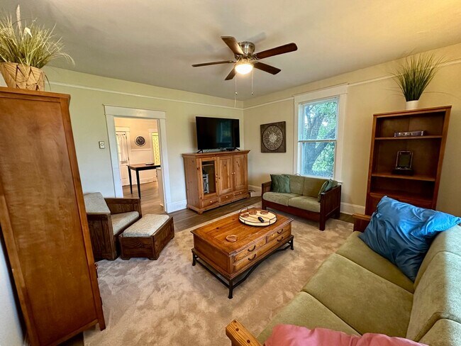 Foto del edificio - Fully Furnished/All Inclusive Home is Ready for YOU!