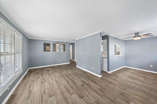Building Photo - 2404 Yoakum Blvd