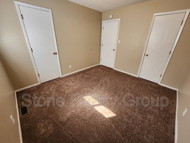Building Photo - 2470 E Clayton Dr