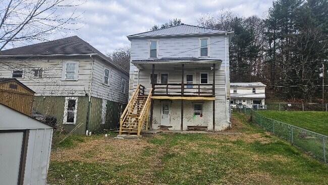 Building Photo - 361 Fort St