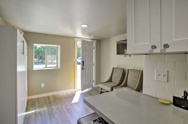 Foto del edificio - 10625 E Trent Ave