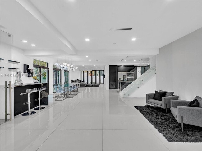 Foto del edificio - 3010 Alton Rd