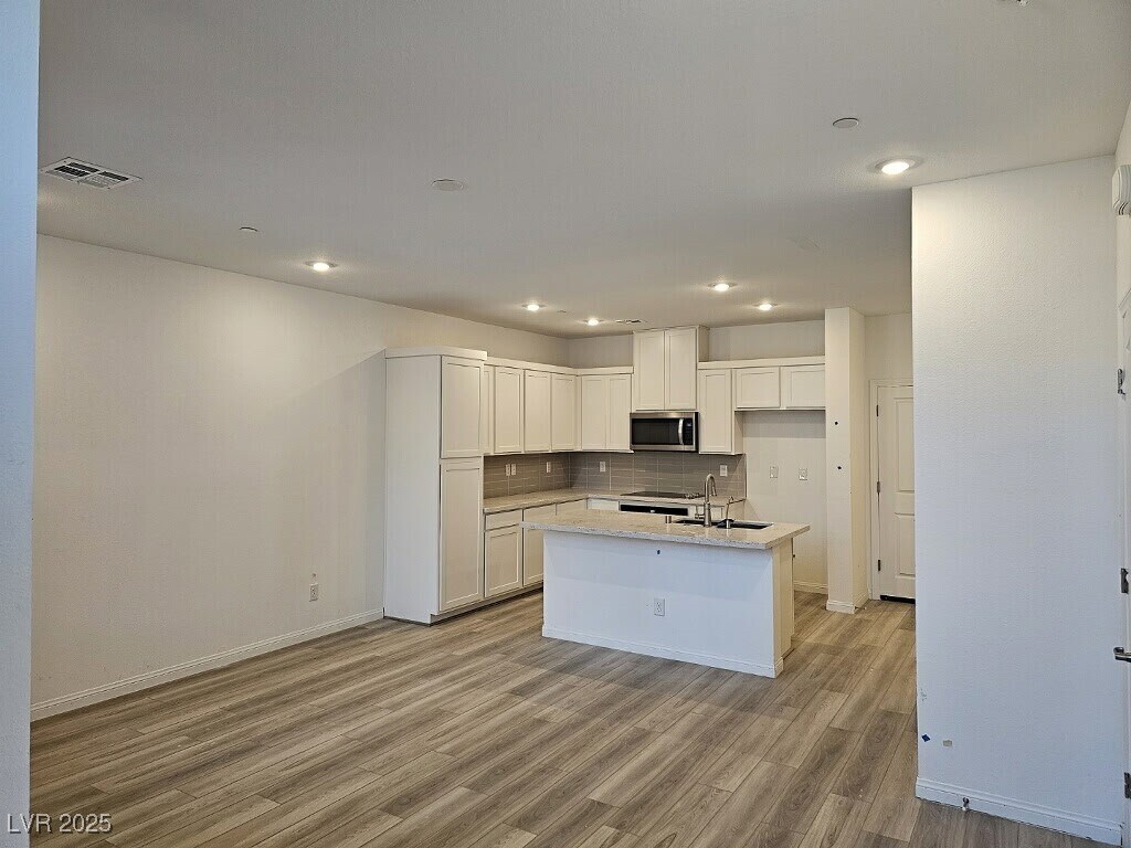 Foto principal - 212 Wewatta Ave