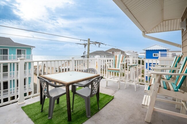 Building Photo - OFF-SEASON MONTHLY RENTAL - ESCAPE THE WINTER MONTHS!!!