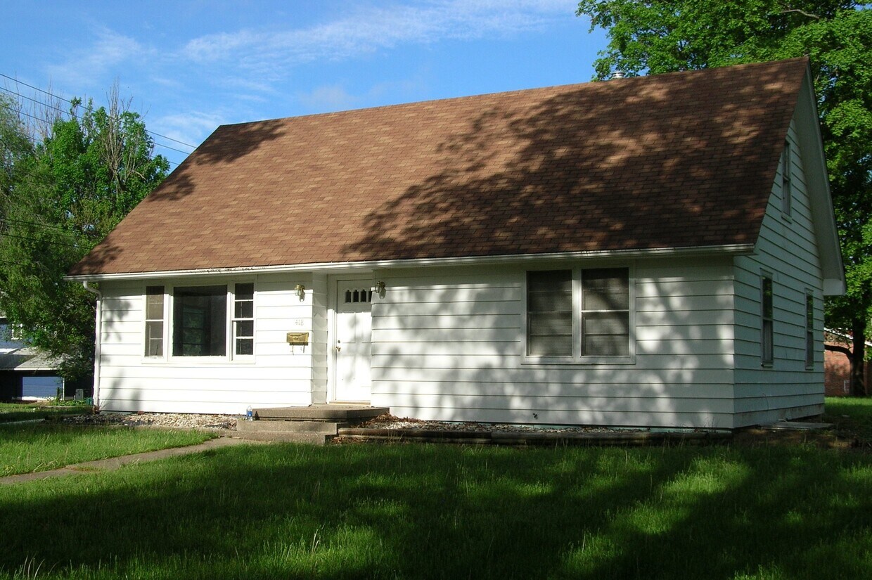 418 N JOHNSON ST., MACOMB IL 61455, FRONT - 418 N Johnson St