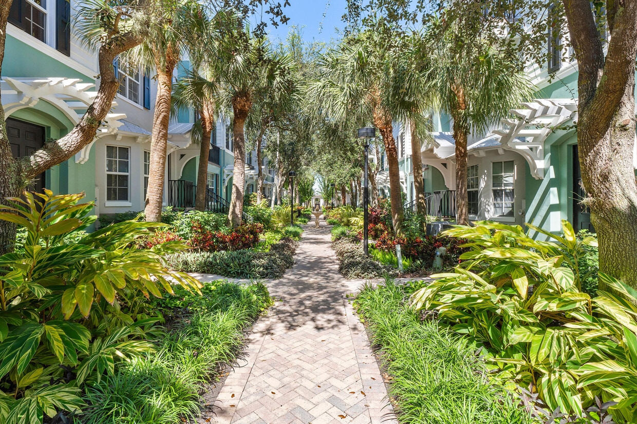 Foto principal - 329 W Mallory Cir