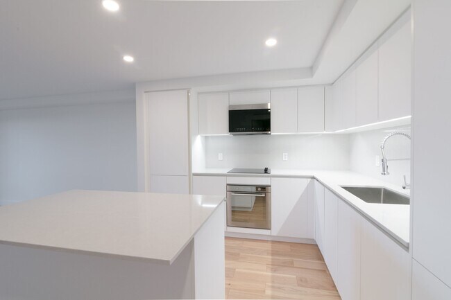 Photo du bâtiment - 3460 Rue Peel