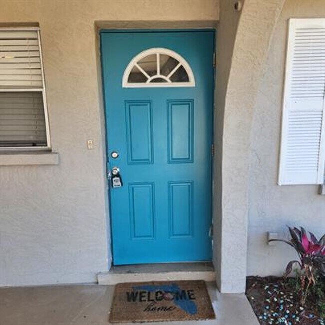 Building Photo - Duplex for Rent – Available January 1st