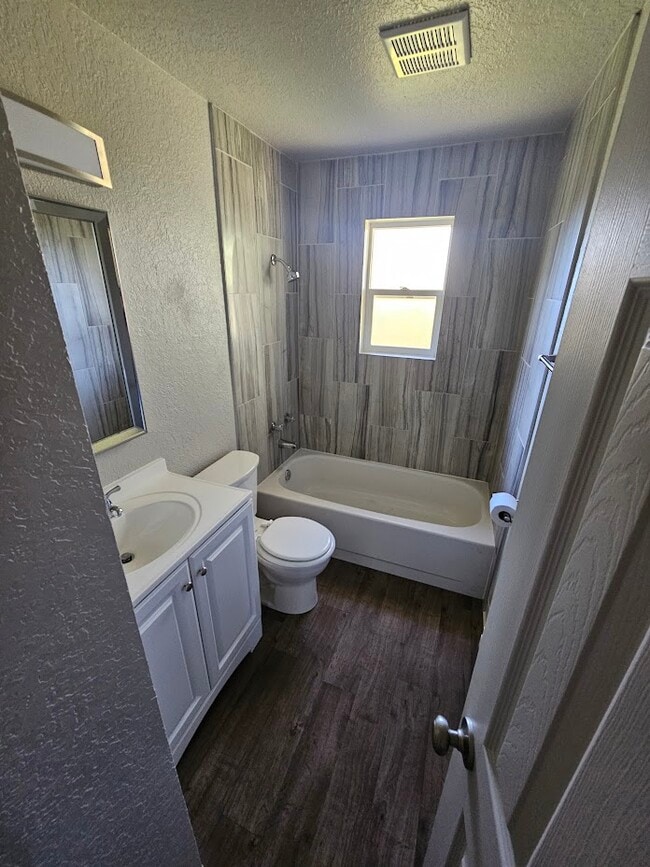 Building Photo - 5891 N Streamside Pl