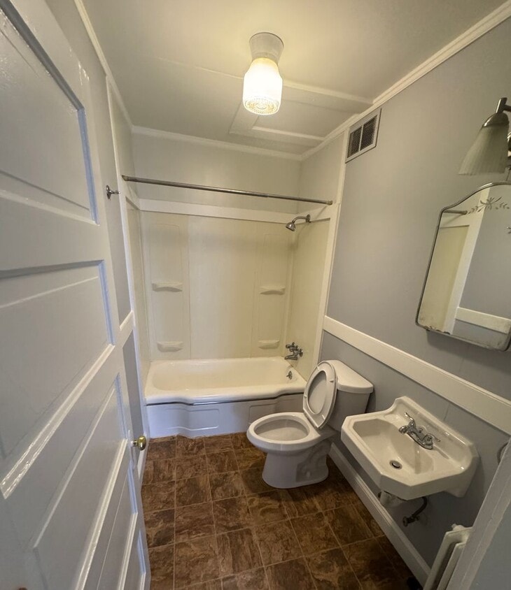 Photo - 2929 N Calvert St