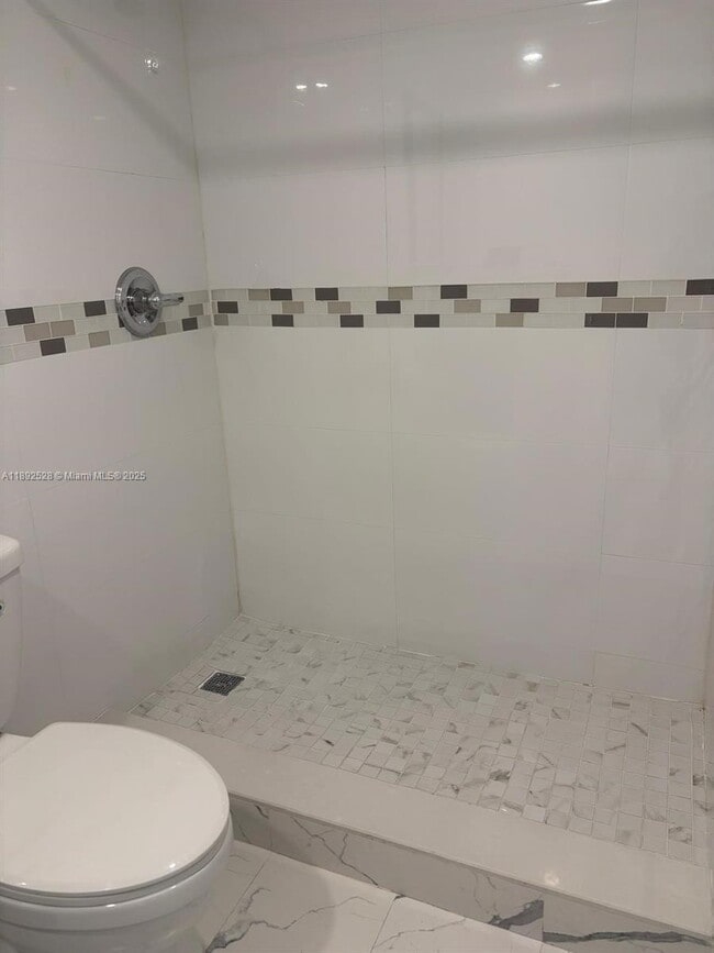 Foto del edificio - 10835 NW 7th St