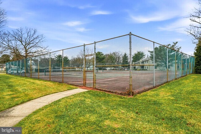 Foto del edificio - 1404 Woodhollow Dr