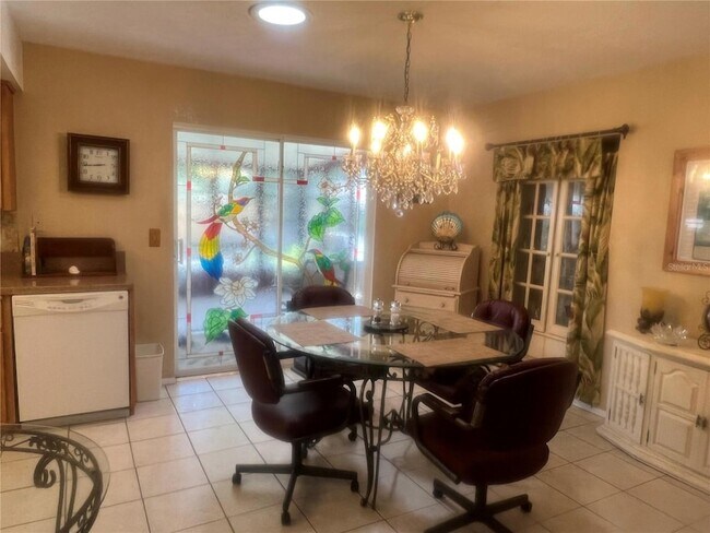 Foto del edificio - 2425 Doud St