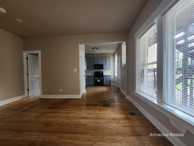 Photo - 1434 W Marquette Rd Apartment