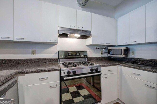 Foto del edificio - 445 Sessions St NW