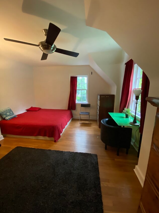 Foto principal - 4427 Nebraska Ave NW