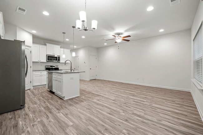 Building Photo - 3108 Amay James Ave