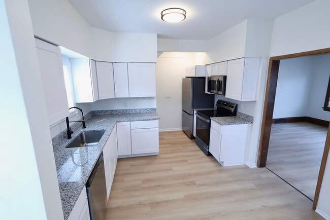 Foto del edificio - 295 Noble Ave