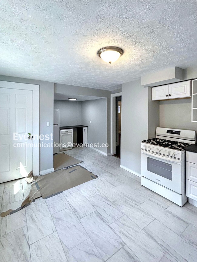 Building Photo - 1807 Denison Ave