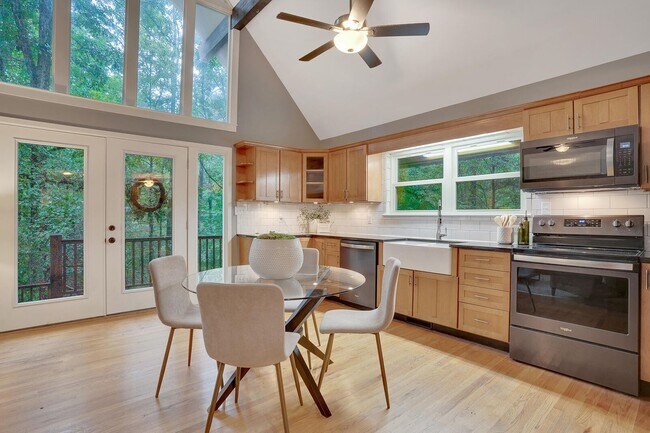 Foto del edificio - 5036 Jackson Rd