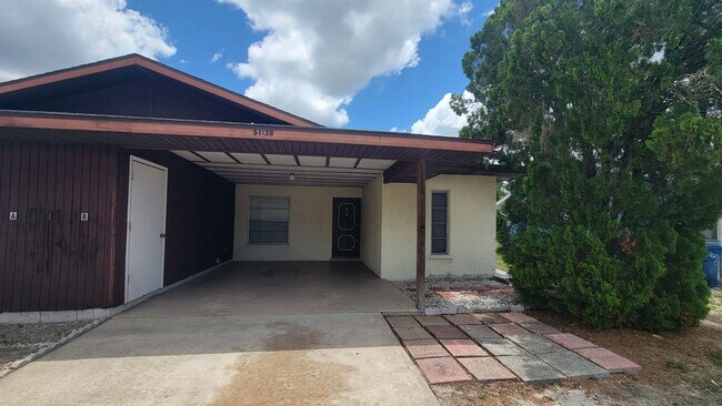 Foto del edificio - 19th Street West Duplex