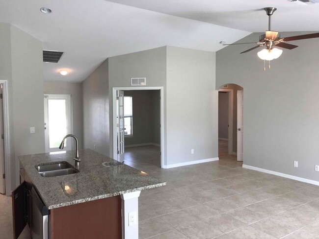 Foto del edificio - 2512 NW 24th Terrace