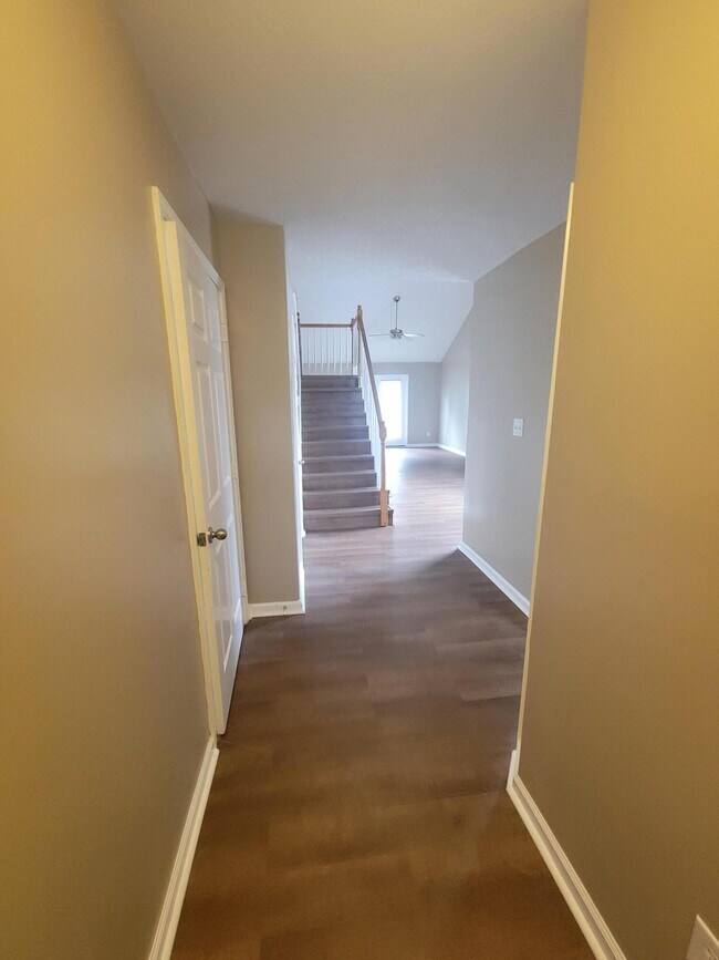 Foto del edificio - 2061 Polk Ln