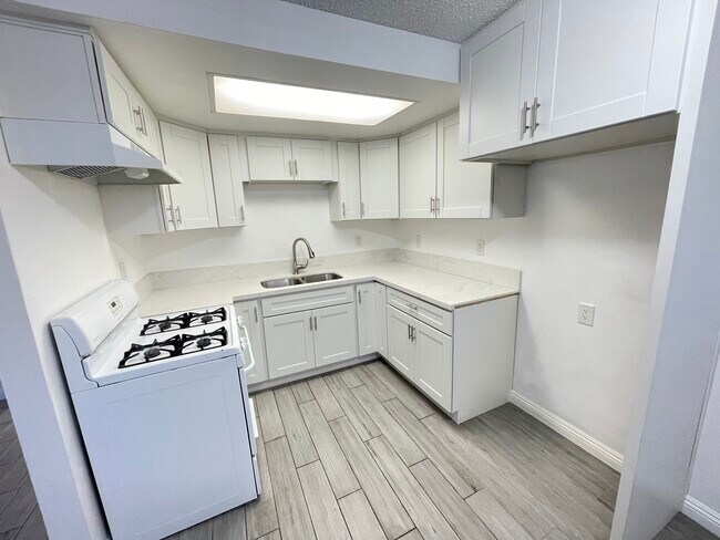 Kitchen - 655 W 14th St