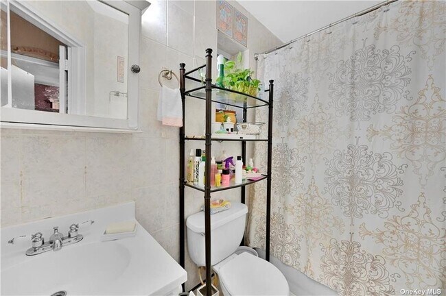 Building Photo - 763 E 81st St