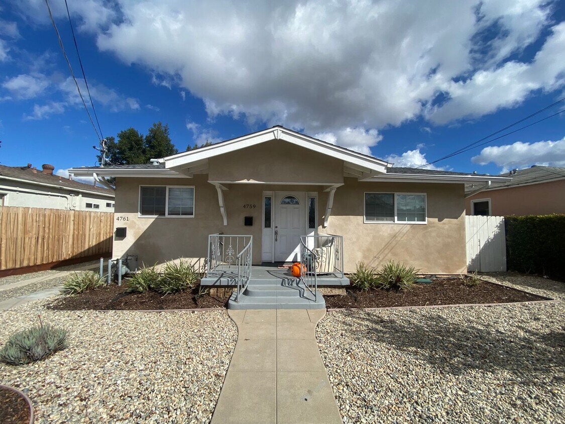 Foto principal - Cozy 3BD/1BA w/ Large Kitchen!