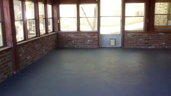 Building Photo - 11318 E Park St