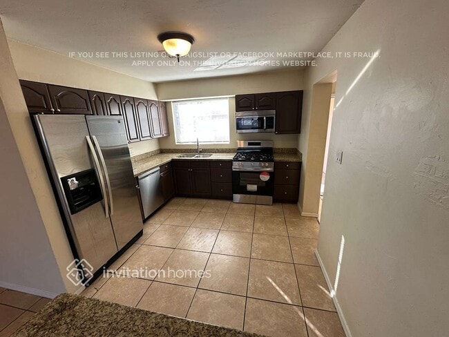 Foto del edificio - 3725 E Sheridan St